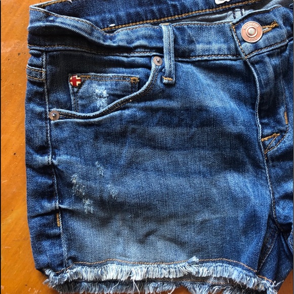 Hudson Jeans Denim Shorts - size 26. - Picture 7 of 7